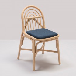 Chaise en rotin design SILLON avec coussin Mood bleu de Gabriel Fabrics