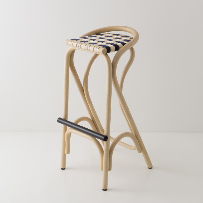 Tabouret de bar en rotin design VIRAGE avec sangles bleu gendarme